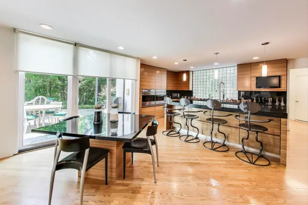 $2,499,999 | 90 Riparian Road, Highland Park, IL 60035