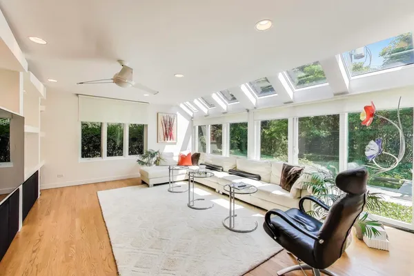 $2,499,999 | 90 Riparian Road, Highland Park, IL 60035