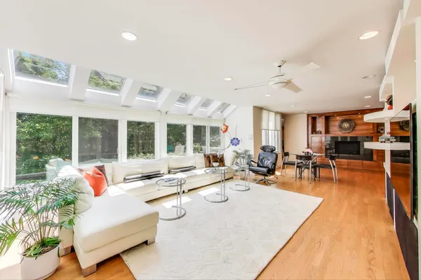 $2,499,999 | 90 Riparian Road, Highland Park, IL 60035
