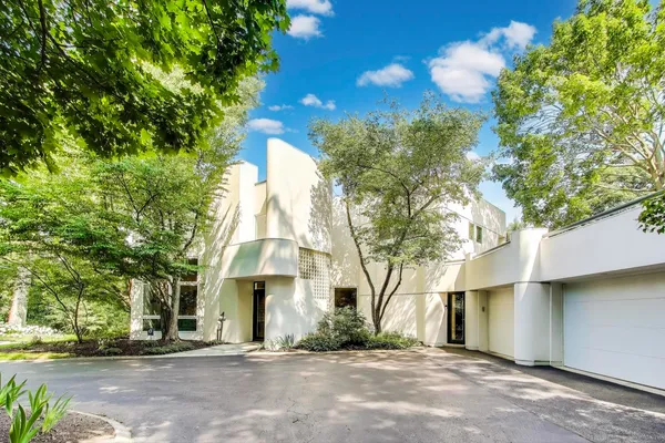 $2,499,999 | 90 Riparian Road, Highland Park, IL 60035