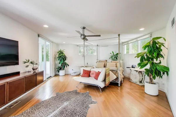 $2,499,999 | 90 Riparian Road, Highland Park, IL 60035