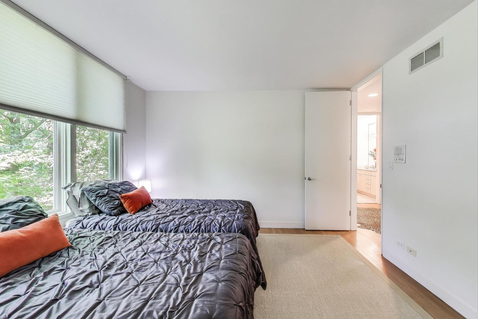 90 Riparian Road Highland Park, IL 60035 - Photo 43 of 76