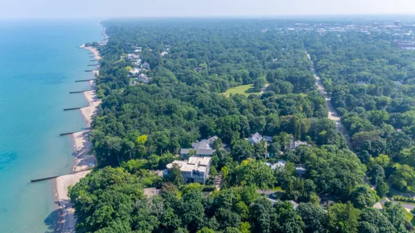 $2,499,999 | 90 Riparian Road, Highland Park, IL 60035