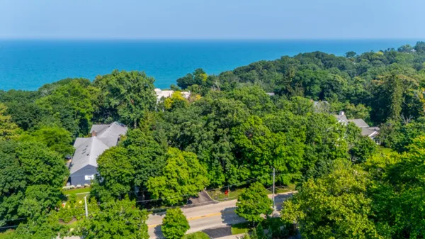 $2,499,999 | 90 Riparian Road, Highland Park, IL 60035