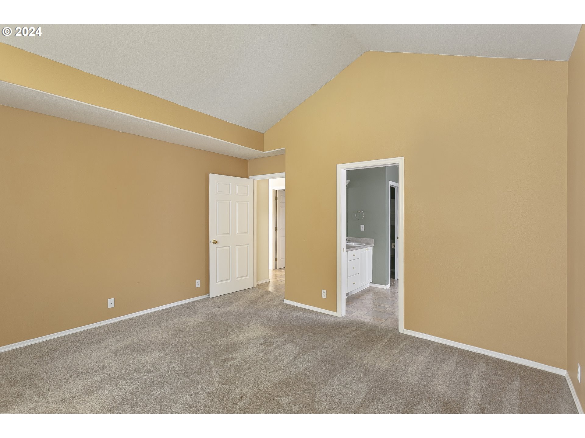 249 Southeast 46th Drive Gresham, OR 97080 - Photo 12 of 22 a view of an empty room