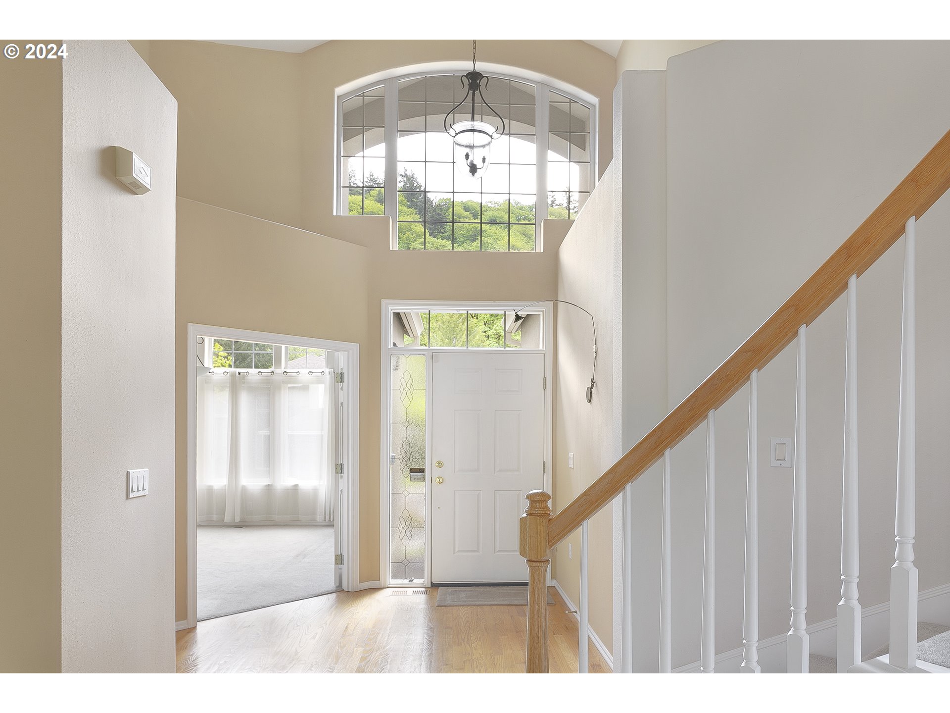 249 Southeast 46th Drive Gresham, OR 97080 - Photo 2 of 22 a view of an entryway