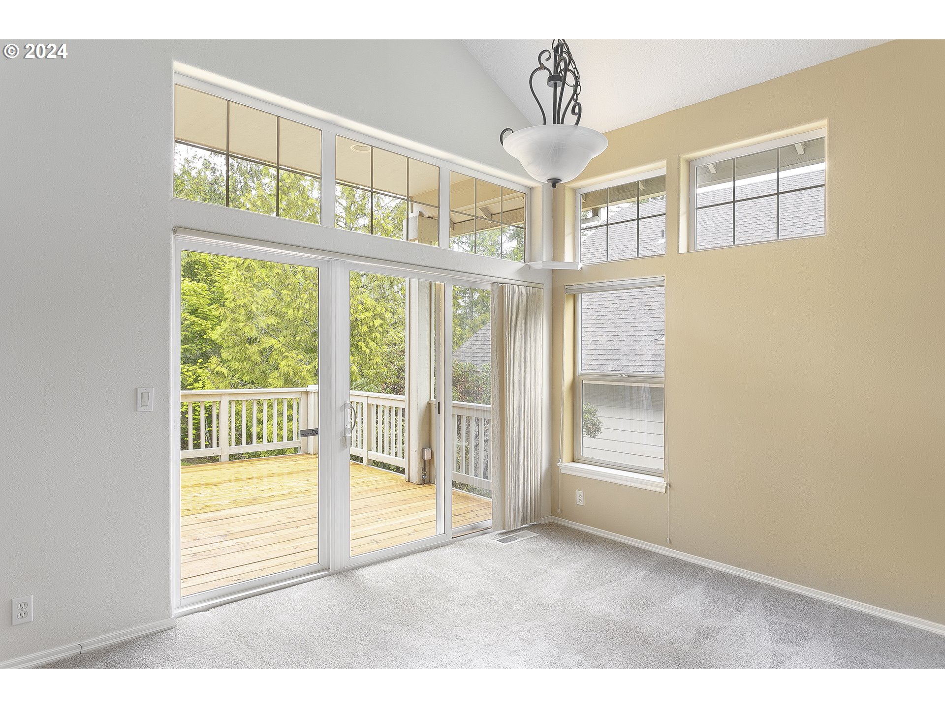 249 Southeast 46th Drive Gresham, OR 97080 - Photo 7 of 22 a view of an entryway