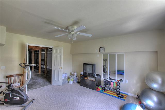 975 Rip Steele Road Columbia, TN 38401 - Photo 18 of 20 The second finished room could be used as an office, hobby room, or another exercise area.
