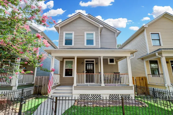 $3,095 | 1025 West 15th 1/2 Street, Houston, TX 77008