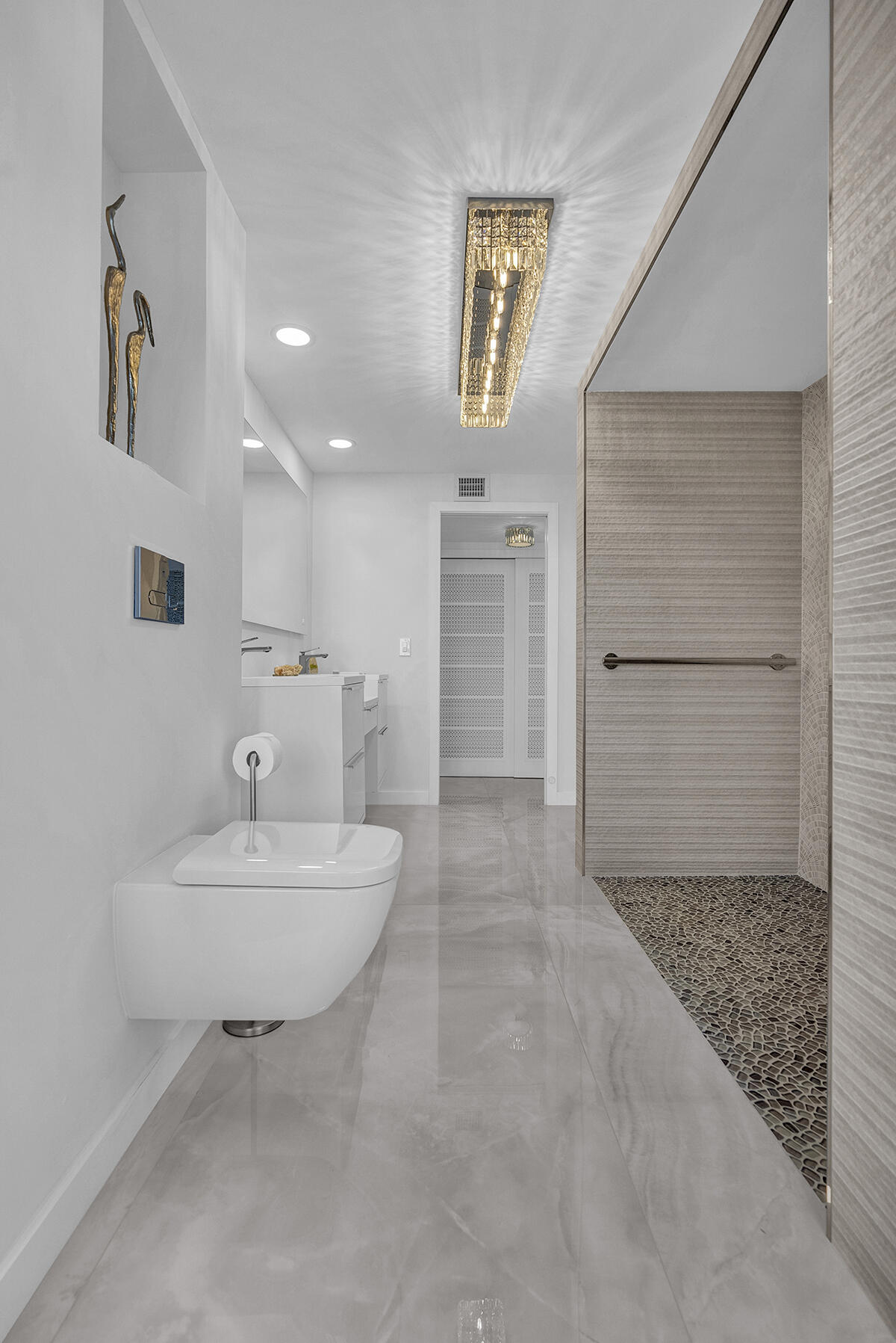 201 North Riverside Drive, Unit 802 Pompano Beach, FL 33062 - Photo 22 of 51 DSC08915