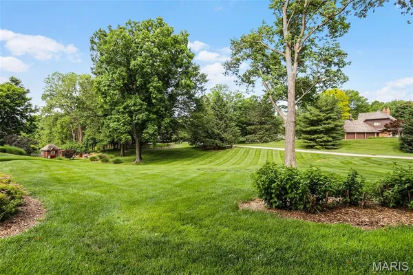 $1,399,000 | 4 Abbey Road, Glen Carbon, IL 62034