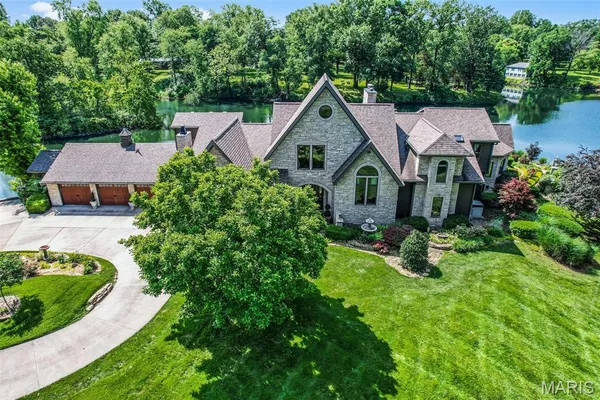 $1,399,000 | 4 Abbey Road, Glen Carbon, IL 62034