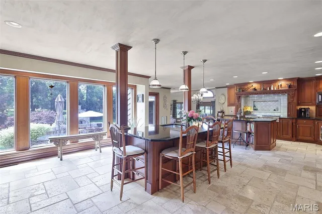 $1,450,000 | 4 Abbey Road, Glen Carbon, IL 62034