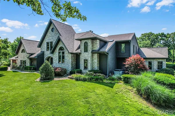 $1,399,000 | 4 Abbey Road, Glen Carbon, IL 62034