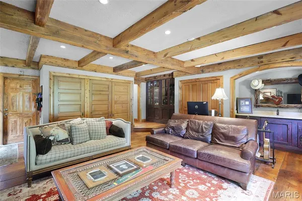 $1,399,000 | 4 Abbey Road, Glen Carbon, IL 62034