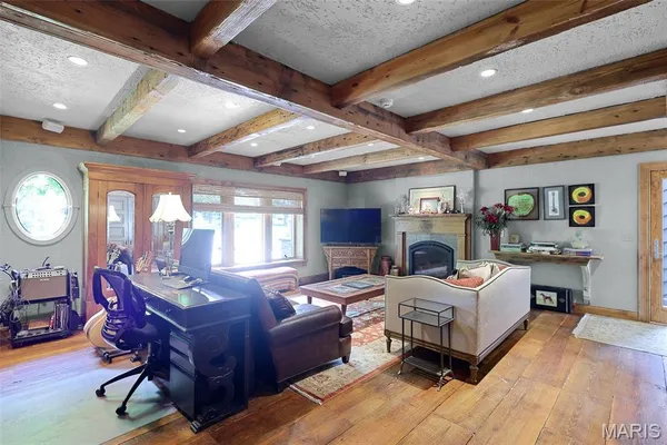 $1,399,000 | 4 Abbey Road, Glen Carbon, IL 62034