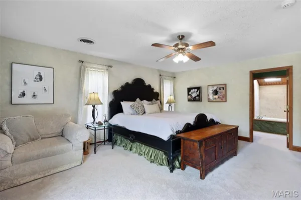$1,399,000 | 4 Abbey Road, Glen Carbon, IL 62034