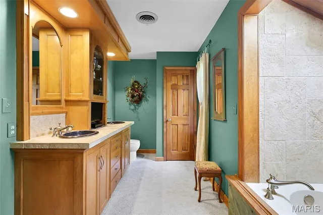 $1,450,000 | 4 Abbey Road, Glen Carbon, IL 62034