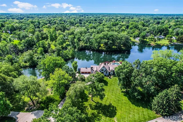 $1,450,000 | 4 Abbey Road, Glen Carbon, IL 62034