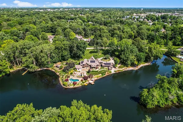 $1,399,000 | 4 Abbey Road, Glen Carbon, IL 62034