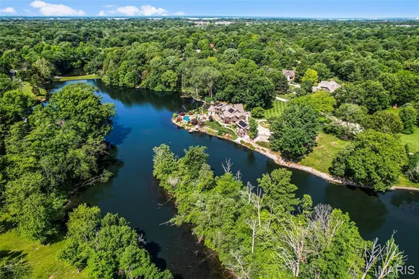 $1,399,000 | 4 Abbey Road, Glen Carbon, IL 62034