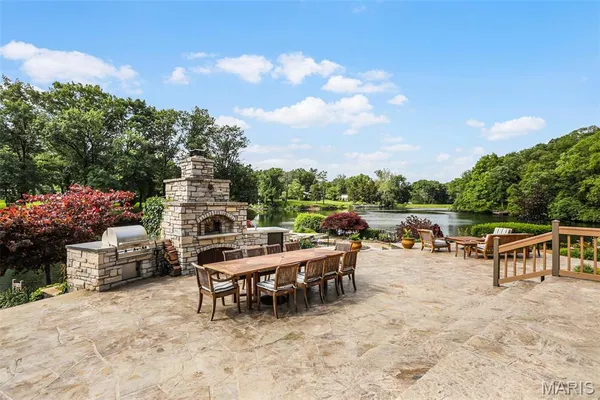 $1,399,000 | 4 Abbey Road, Glen Carbon, IL 62034