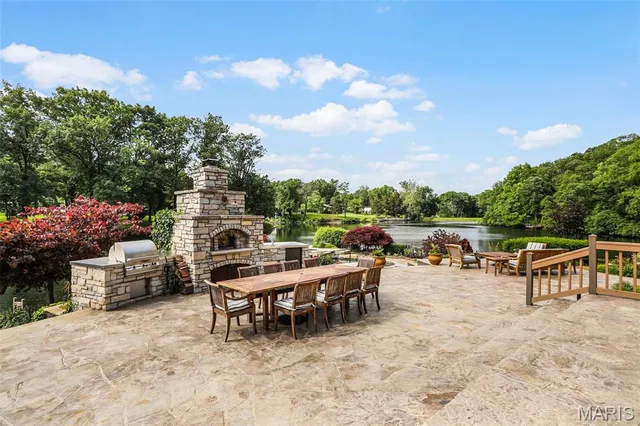 $1,450,000 | 4 Abbey Road, Glen Carbon, IL 62034