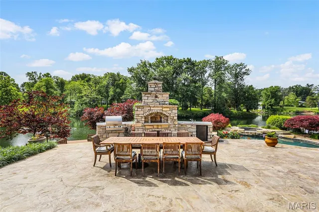$1,450,000 | 4 Abbey Road, Glen Carbon, IL 62034