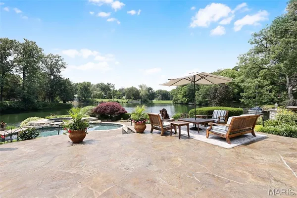 $1,399,000 | 4 Abbey Road, Glen Carbon, IL 62034