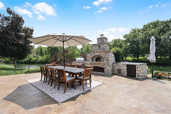 $1,399,000 | 4 Abbey Road, Glen Carbon, IL 62034