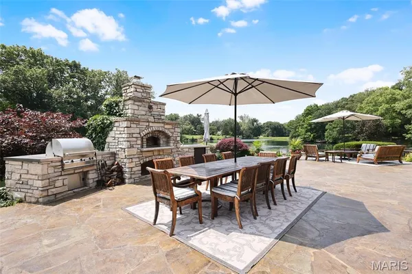 $1,399,000 | 4 Abbey Road, Glen Carbon, IL 62034