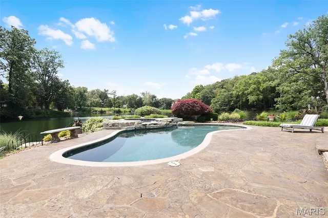 $1,450,000 | 4 Abbey Road, Glen Carbon, IL 62034