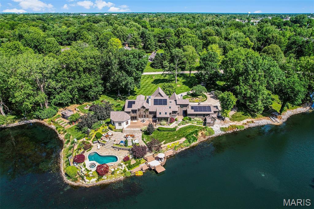 4 Abbey Road Glen Carbon, IL 62034 - Photo 10 of 97