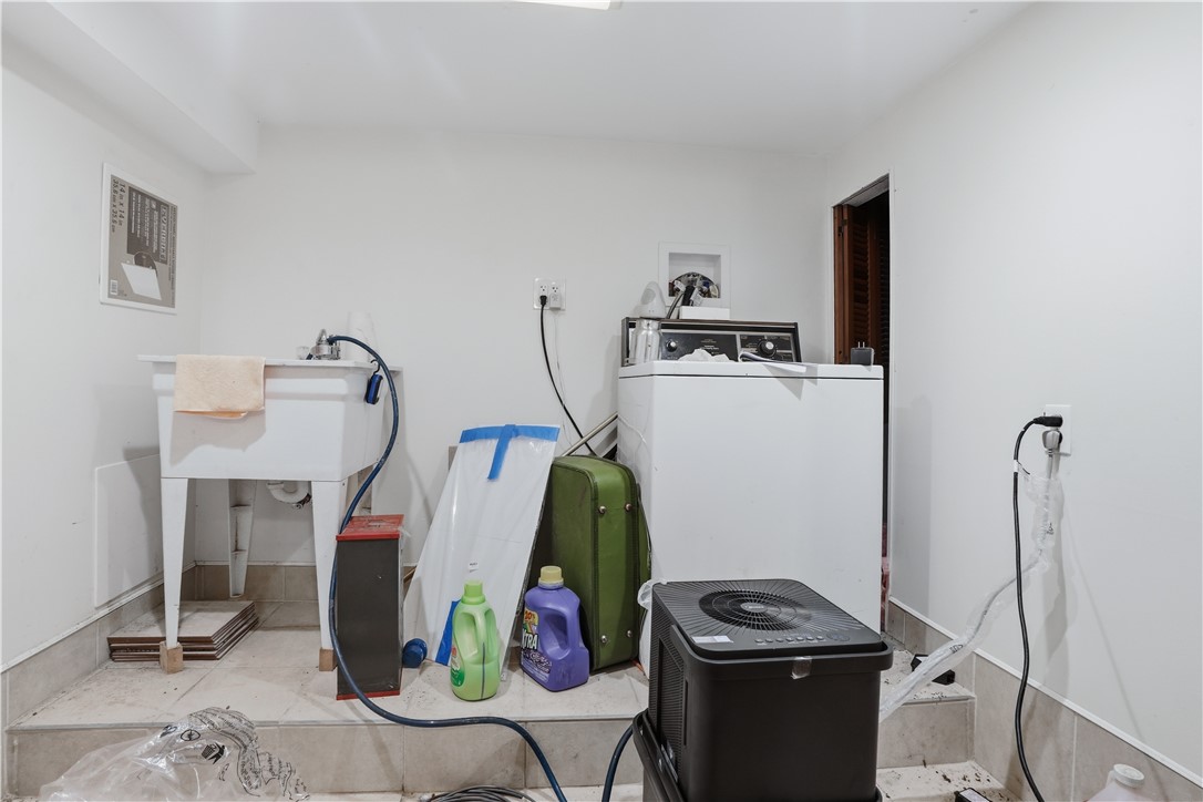 66 Edgehill Road Providence, RI 02906 - Photo 18 of 32