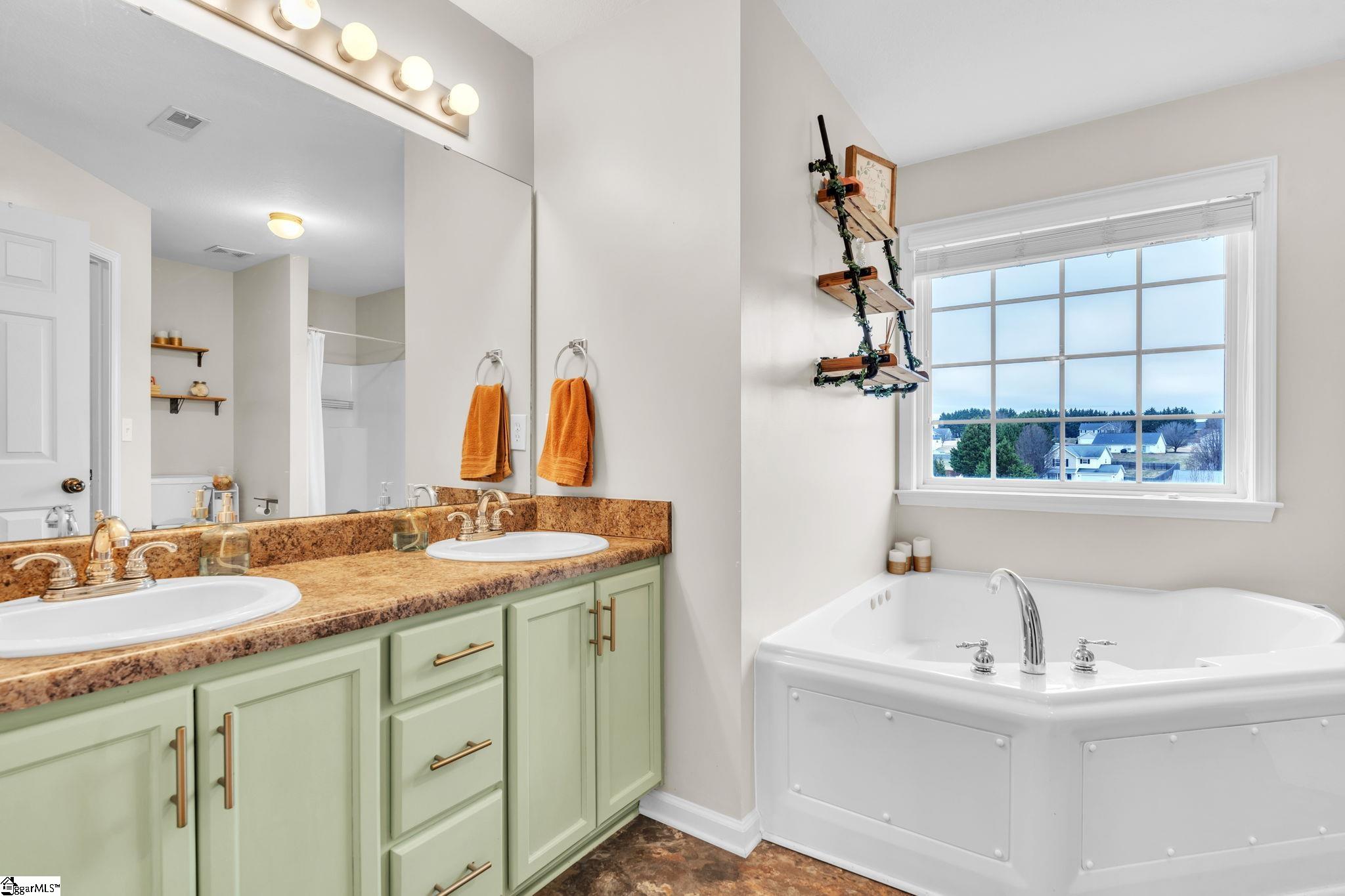 12 Perkins Court Greer, SC 29651 - Photo 15 of 21