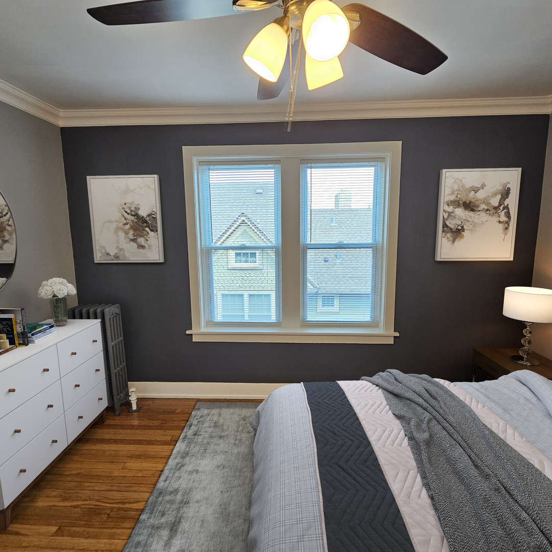 424 Wisconsin Avenue, Unit 3N Oak Park, IL 60302 - Photo 11 of 20 a bedroom with a bed and a window