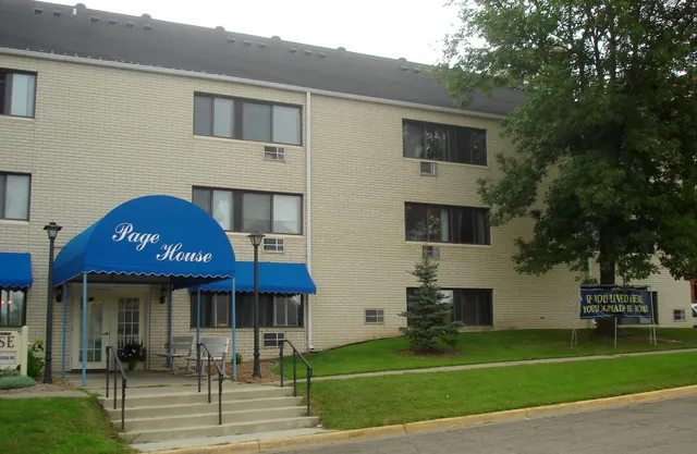 $820 | 221 East Cavour Avenue, Fergus Falls, MN 56537