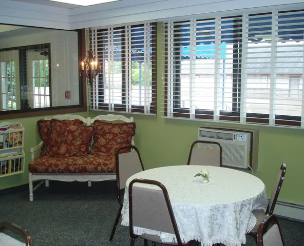 $820 | 221 East Cavour Avenue, Fergus Falls, MN 56537