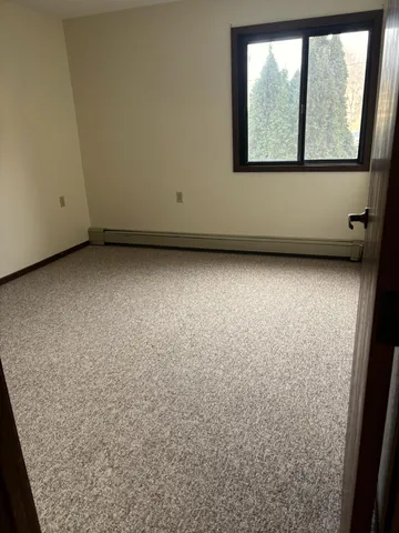 $820 | 221 East Cavour Avenue, Fergus Falls, MN 56537