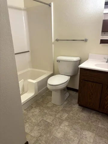 $820 | 221 East Cavour Avenue, Fergus Falls, MN 56537