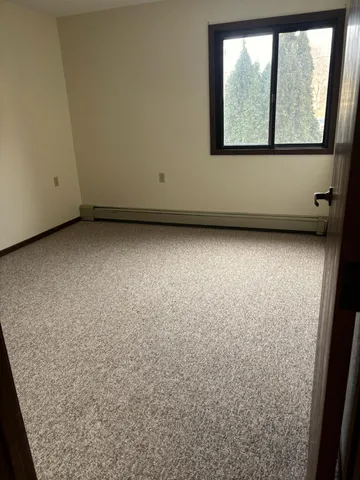 $820 | 221 East Cavour Avenue, Fergus Falls, MN 56537