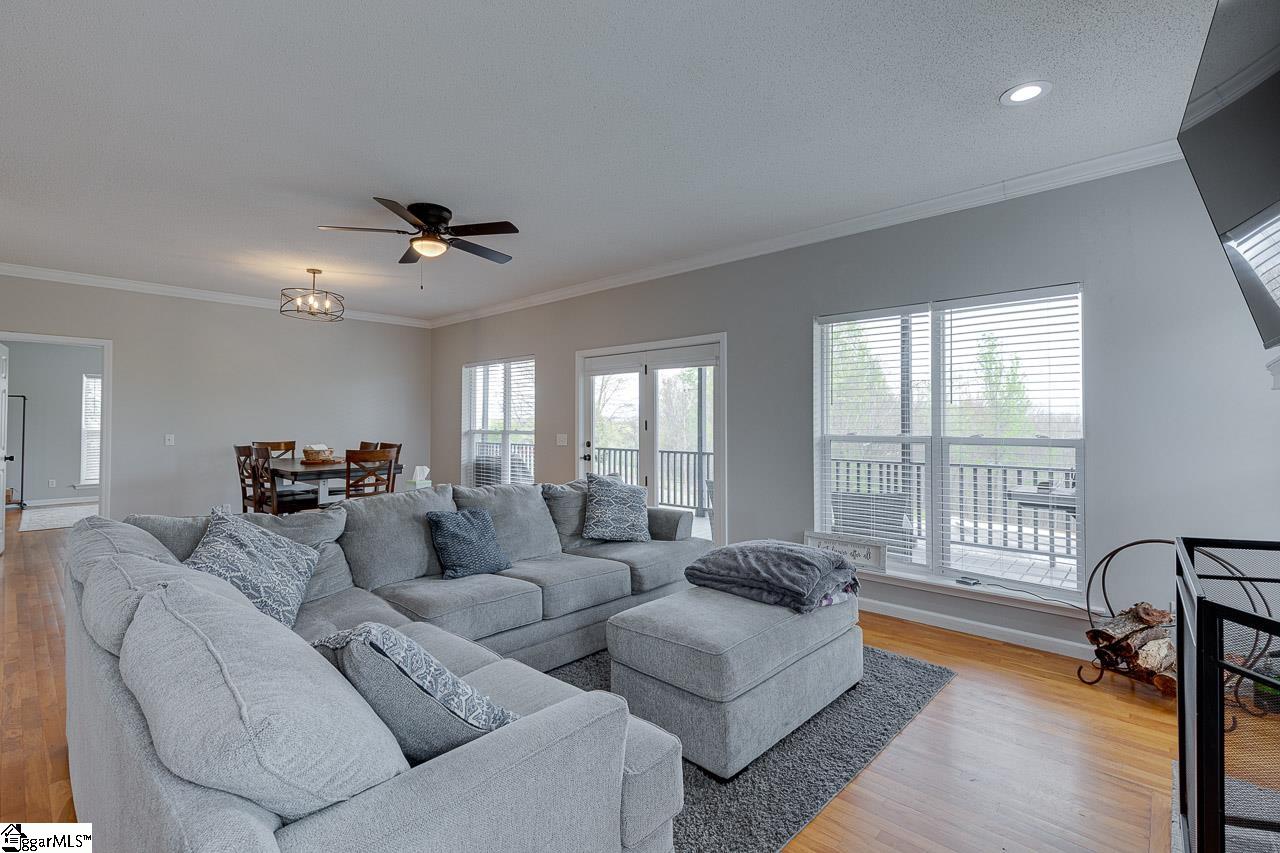 198 McCauley Rd Extension Travelers Rest, SC 29690 - Photo 9 of 36