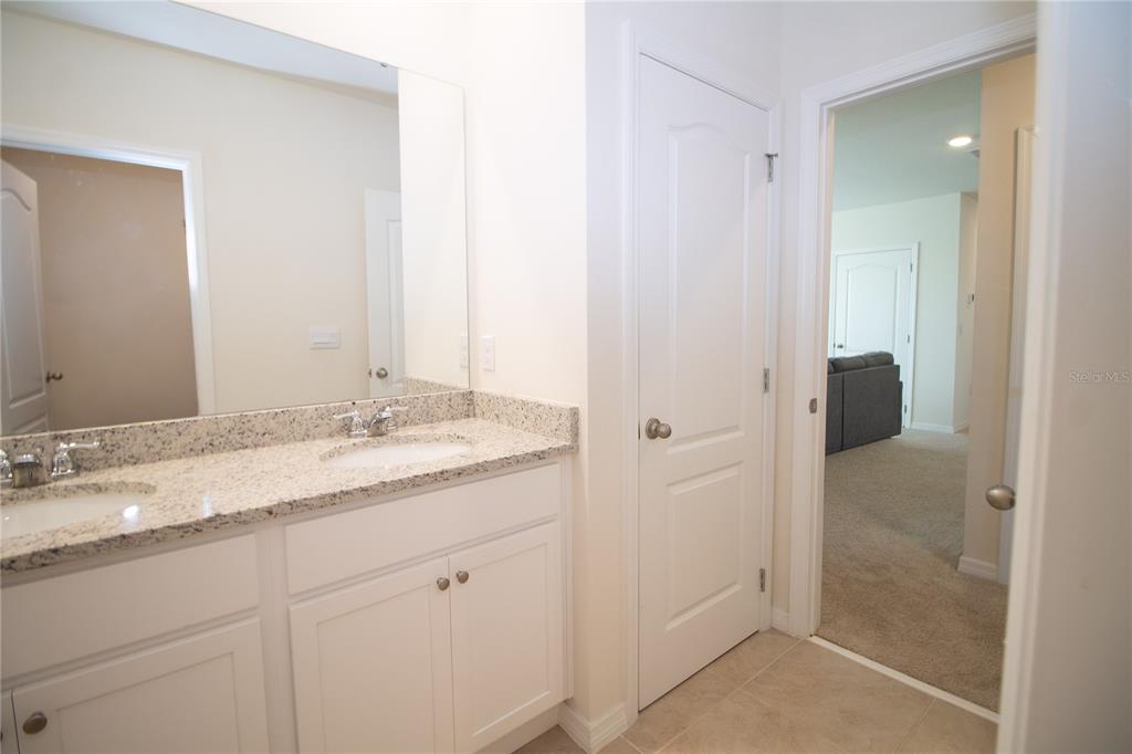 3033 Beau Loop Tavares, FL 32778 - Photo 16 of 36