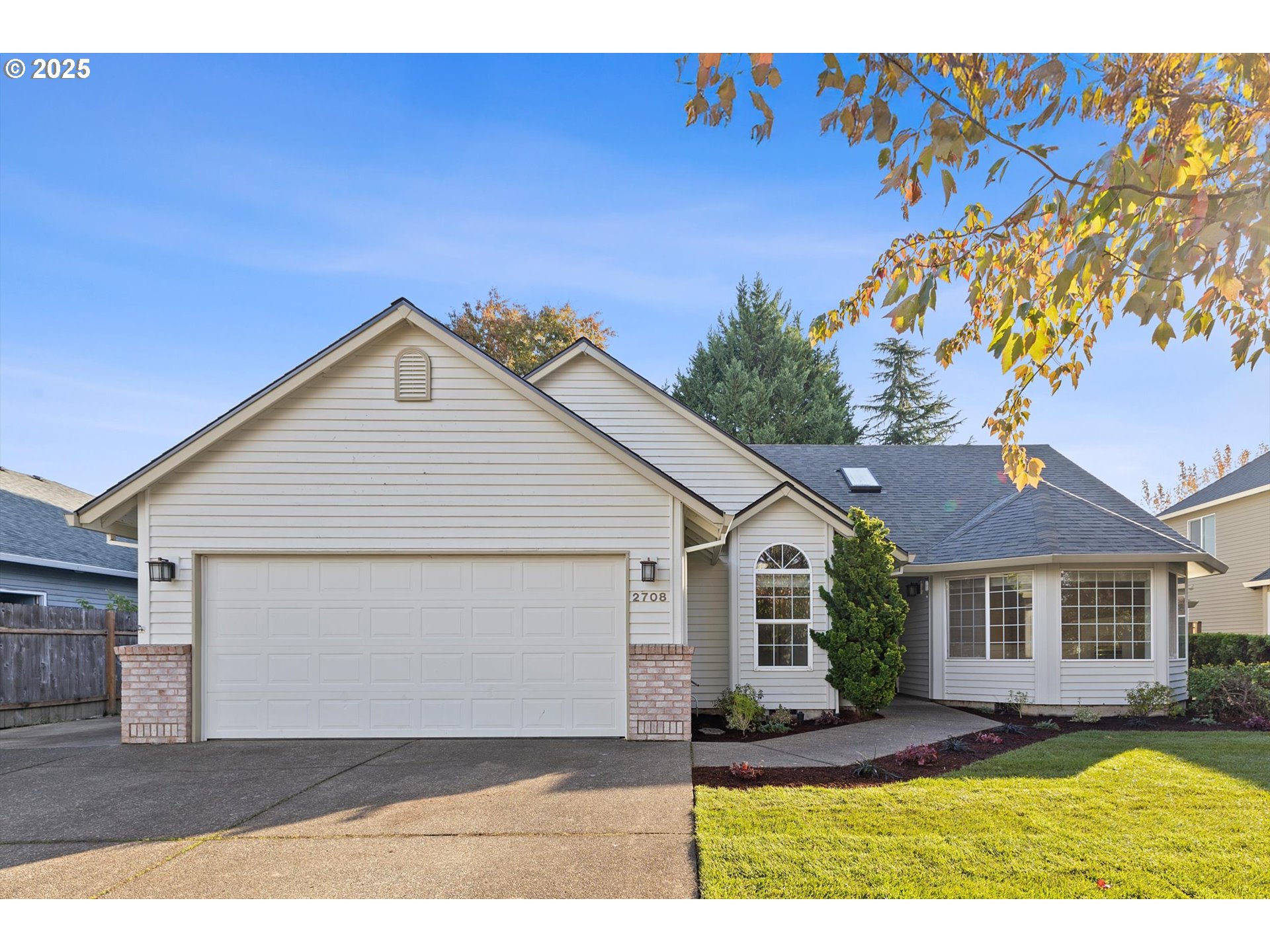 2708 North Main Street Newberg, OR 97132 - Photo 1 of 29 a front view of a house with a yard
