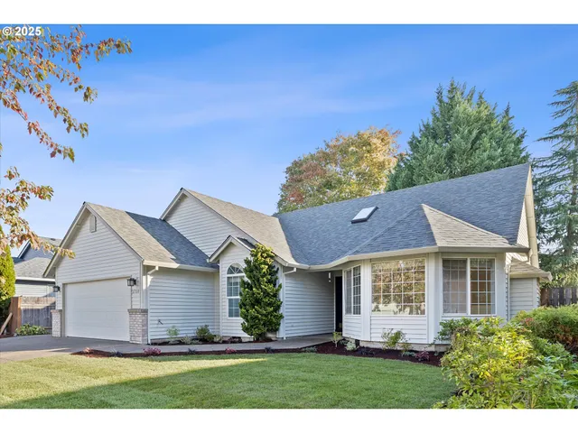 front view of house with a yard