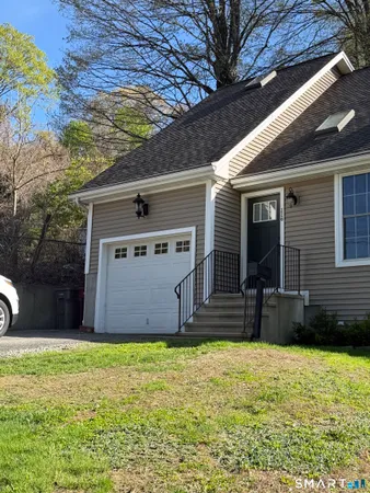 $379,900 | 226 Scott Street, Naugatuck, CT 06770