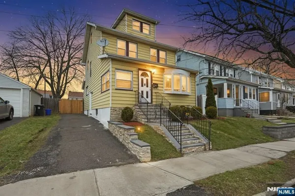 $425,000 | 23-25 Varsity Road, Newark, NJ 07106