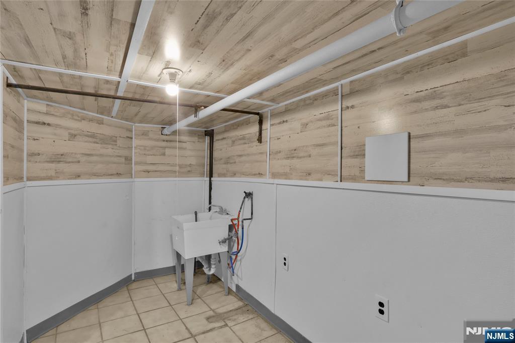 23-25 Varsity Road Newark, NJ 07106 - Photo 25 of 40