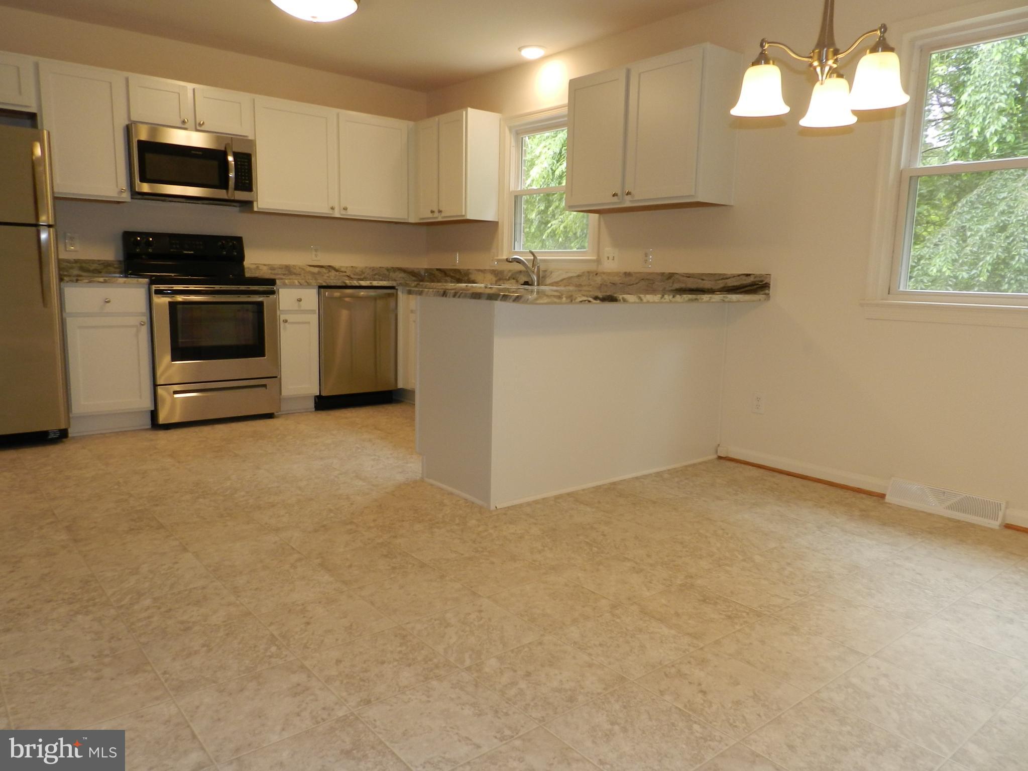 429 Ridgemore Street Fredericksburg, VA 22405 - Photo 8 of 28 Gallery Image 8