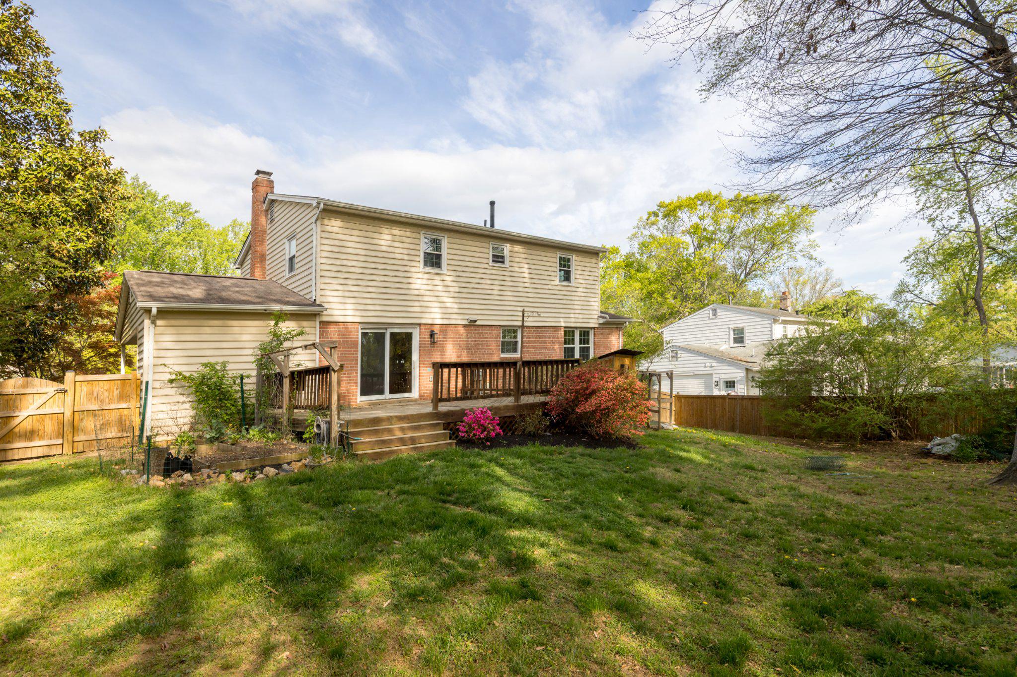 6809 Huntsman Boulevard Springfield, VA 22152 - Photo 3 of 8